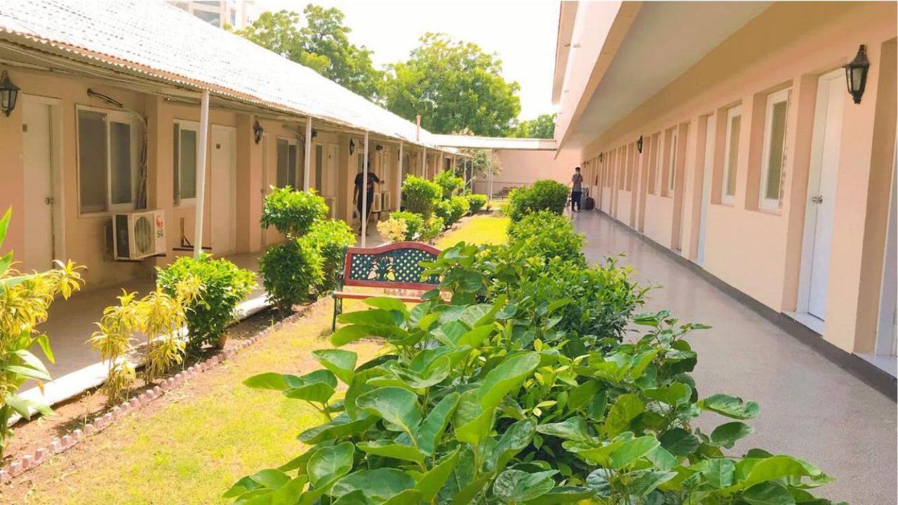 Airport Hotel Karachi Exterior foto
